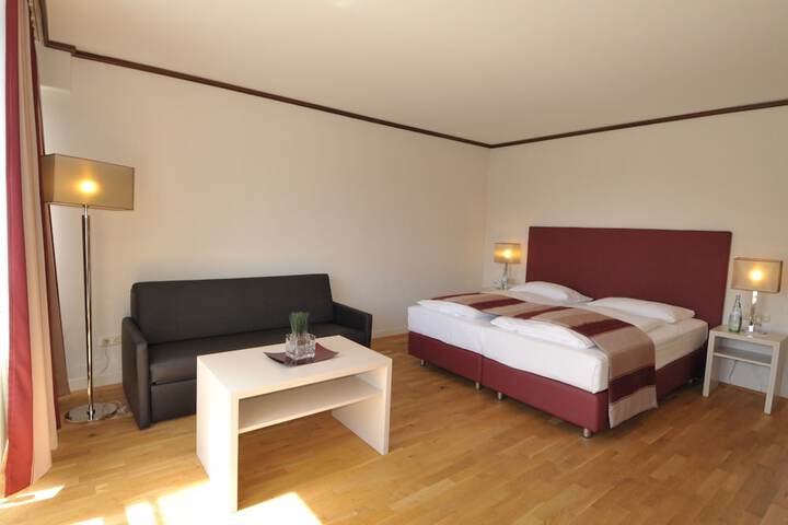 Room 32 of 60