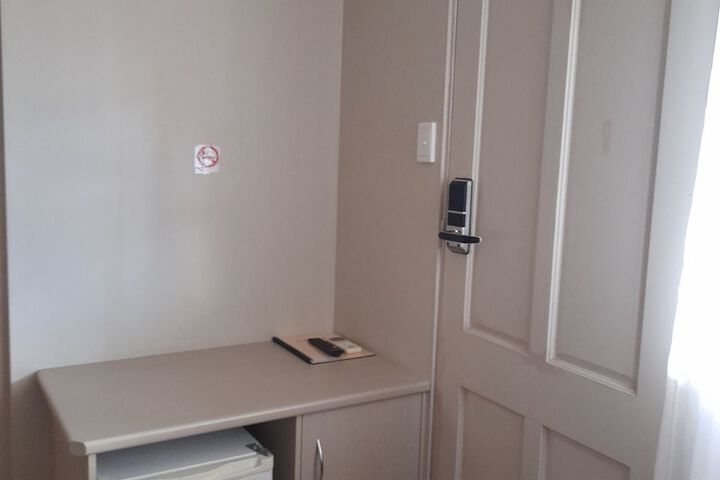 Room 32 of 86