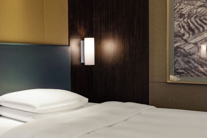 Room 34 of 110