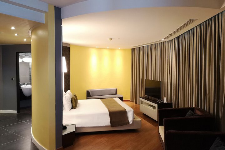 Room 47 of 168