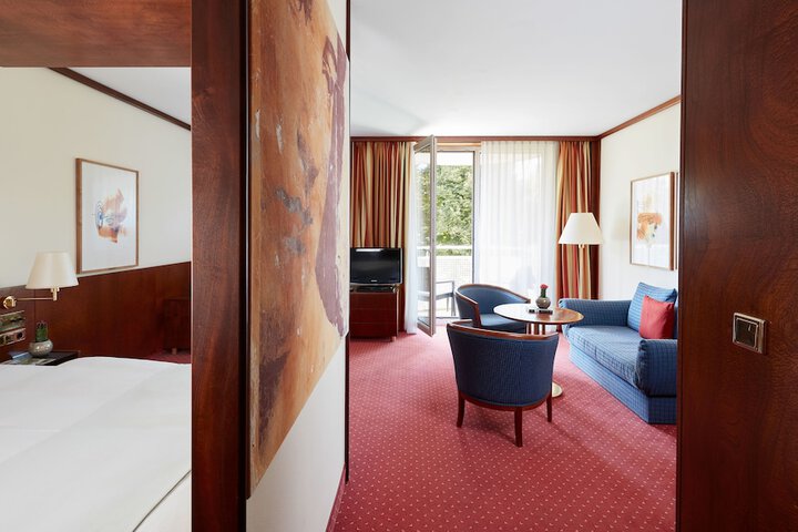 Room 8 of 43