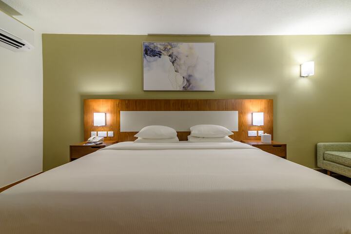 Room 4 of 64