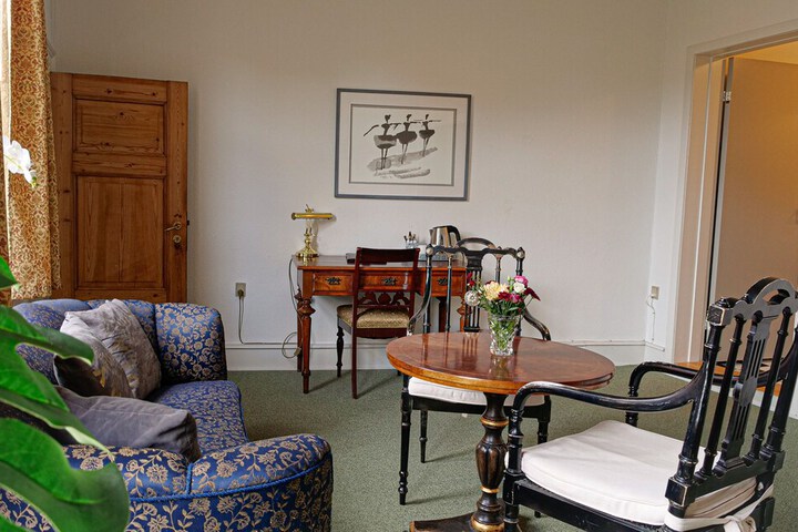 Room 23 of 214