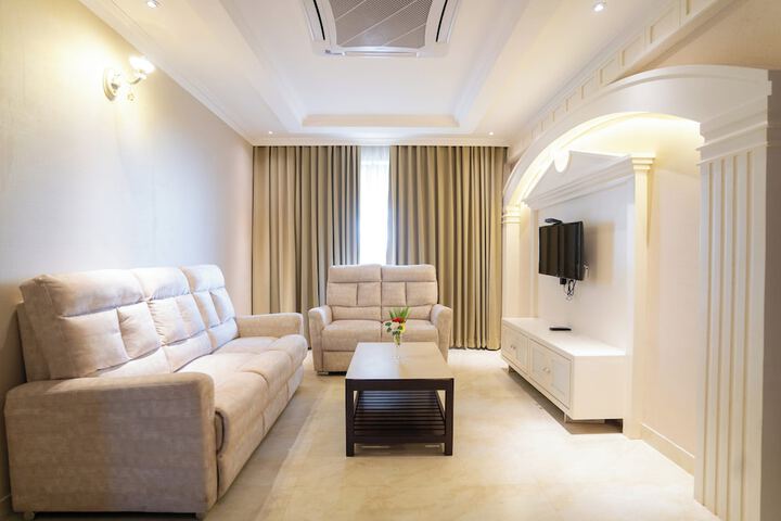 Room 8 of 34