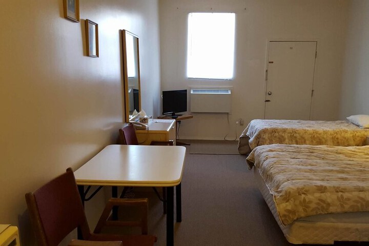 Room 3 of 6