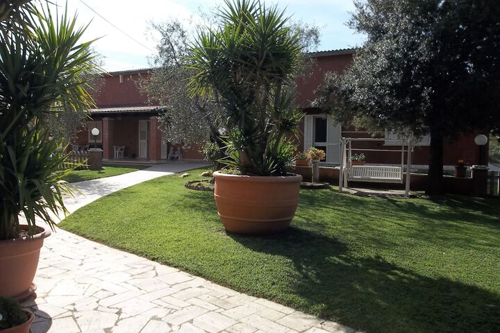 Hotel Exterior 34 of 62