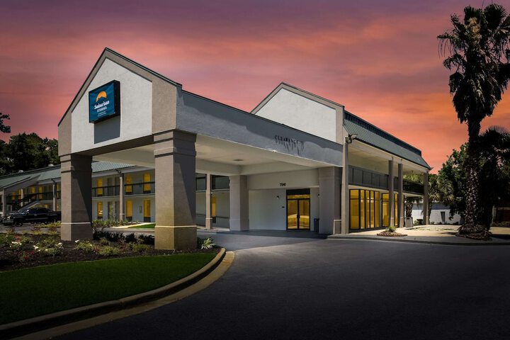 Suburban Studios Hinesville - Fort Stewart Area in Hinesville, GA