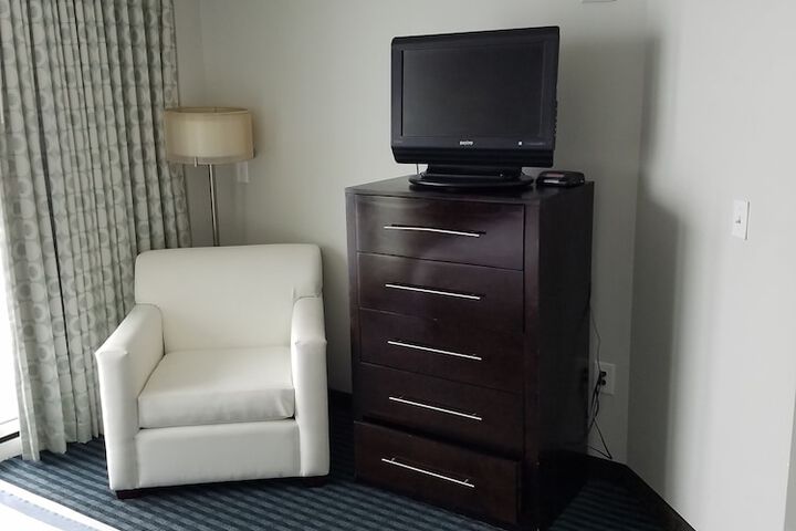 Room 28 of 190