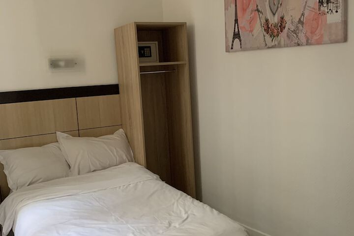 Room 11 of 46