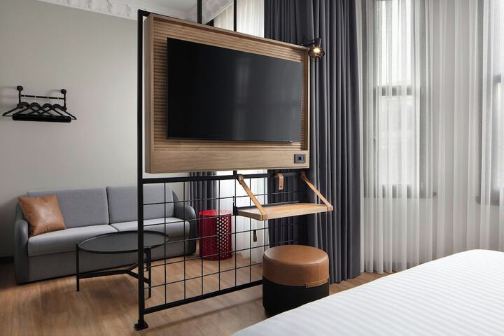 Room 10 of 54
