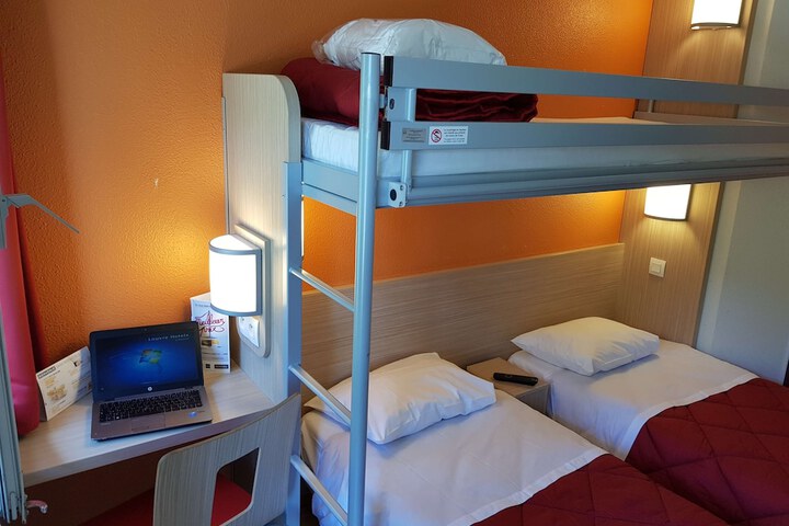 Room 4 of 36