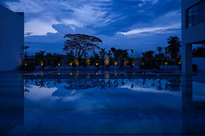 Pool 40 of 93