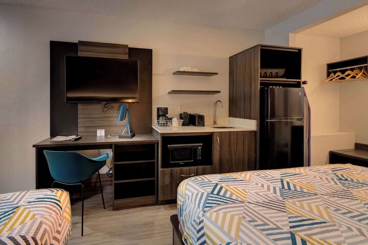 Room 14 of 30