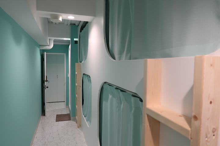 Room 12 of 47
