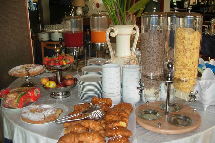 Breakfast/Coffee Service 41 of 70