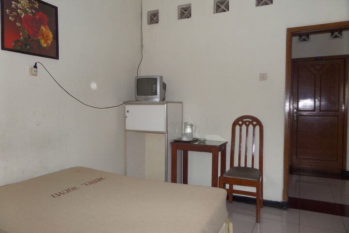 Room 4 of 34