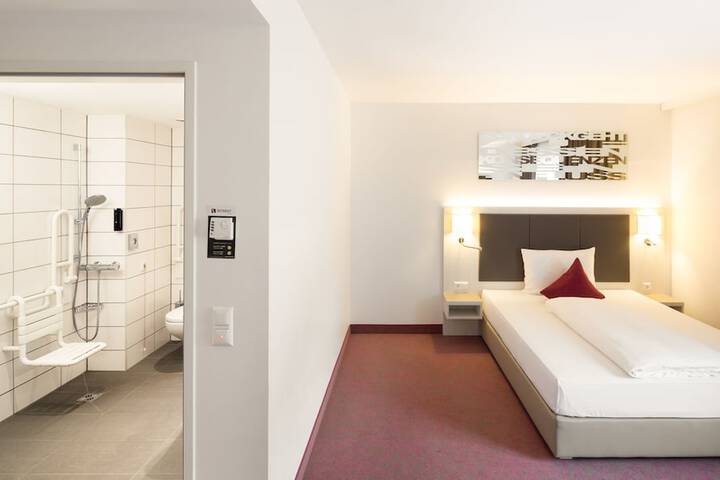 Room 14 of 125