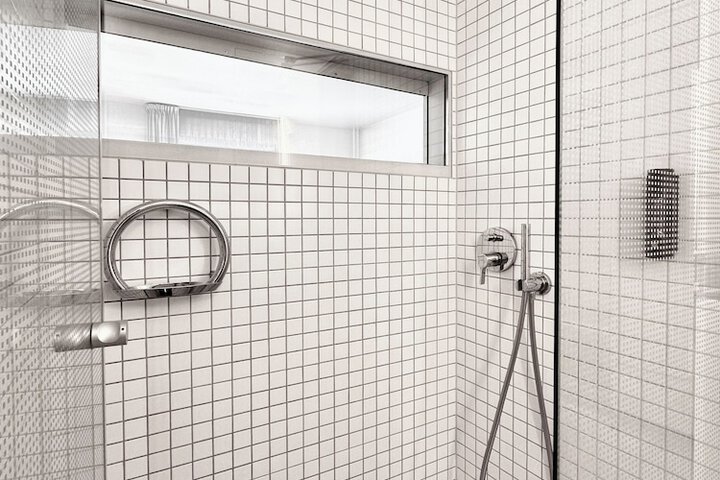 Room 28 of 49