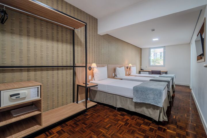 Room 17 of 46