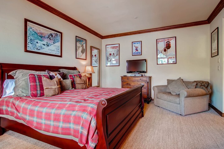 Room 19 of 210