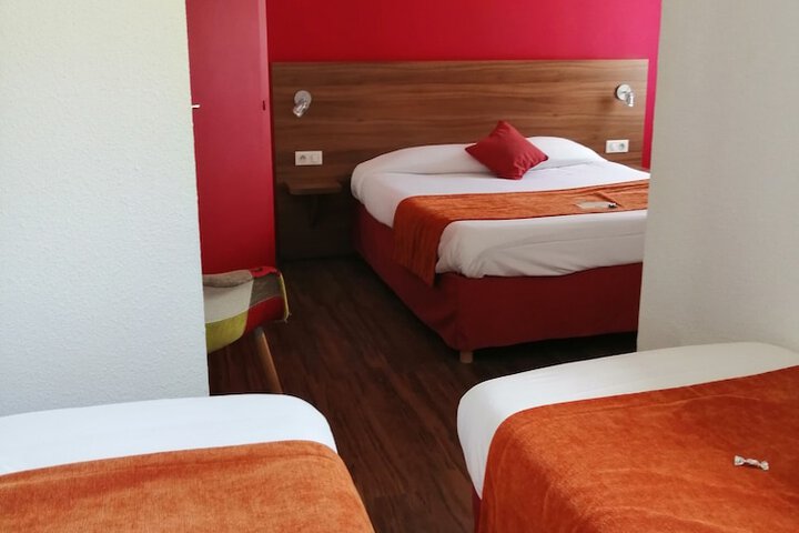 Room 7 of 40