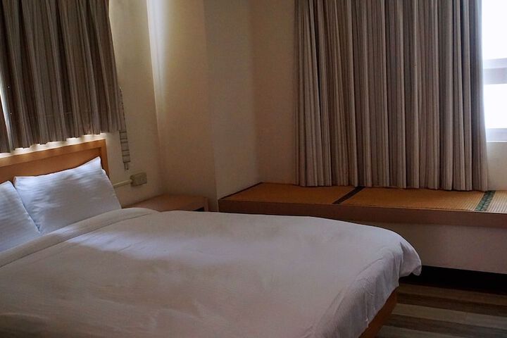Room 30 of 53