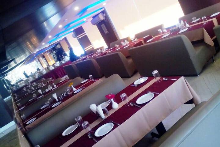 Lounge 56 of 74