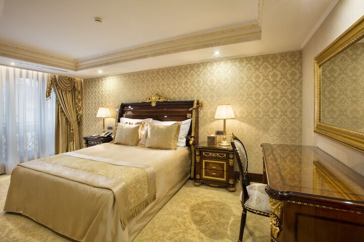 Room 16 of 114