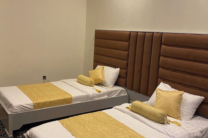 Room 3 of 10
