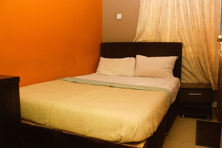 Room 13 of 35