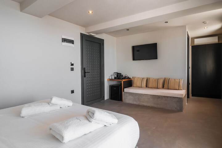 Room 35 of 89