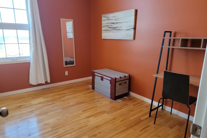 Room 33 of 106