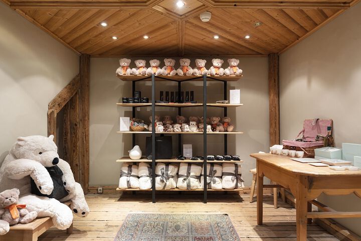 Gift Shop 105 of 135