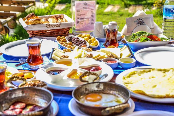 Breakfast/Coffee Service 60 of 73