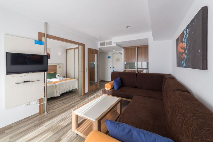 Room 12 of 46