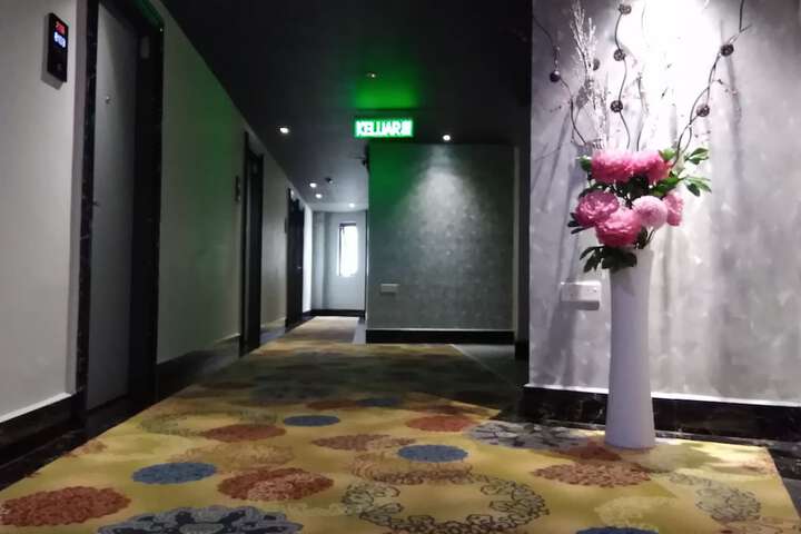 Ballroom/Hall 56 of 63