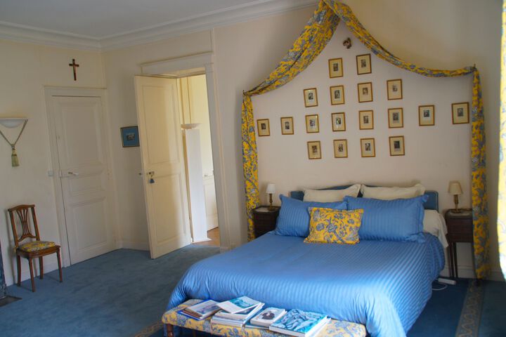Room 2 of 3