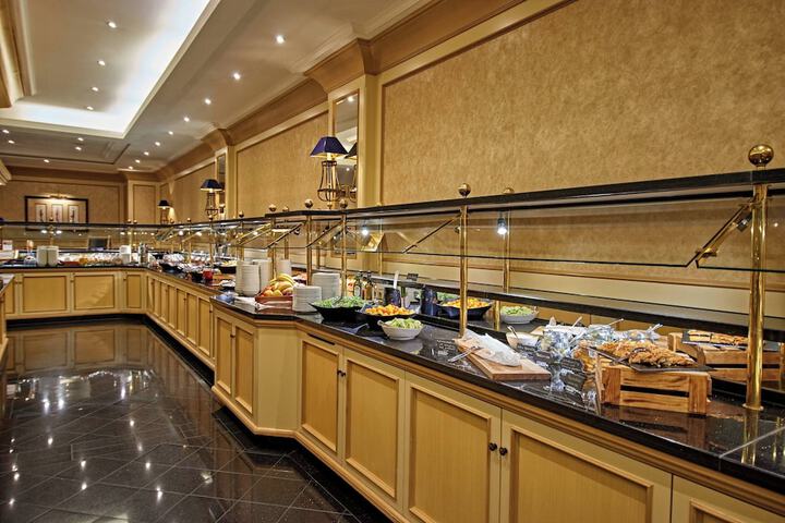 Breakfast/Coffee Service 116 of 164