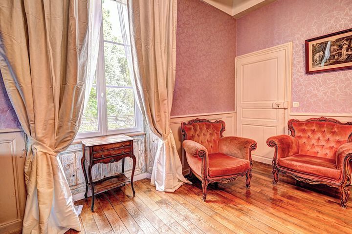 Room 3 of 52