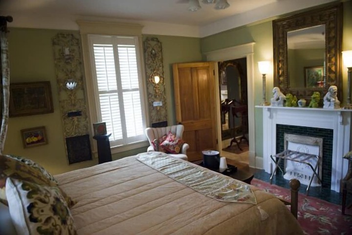Room 7 of 48
