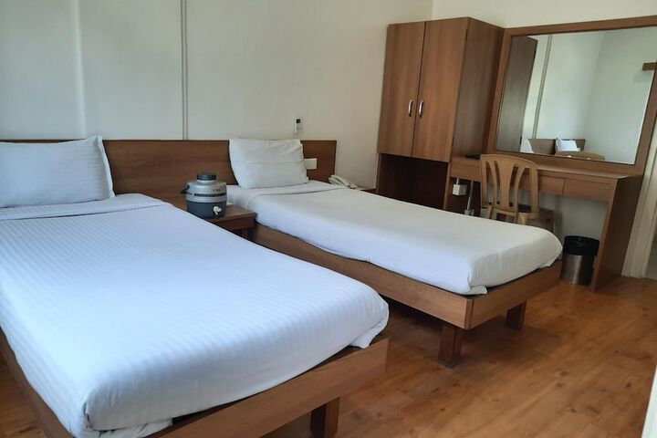 Room 17 of 48