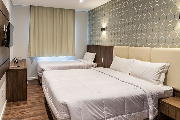 Room 4 of 38