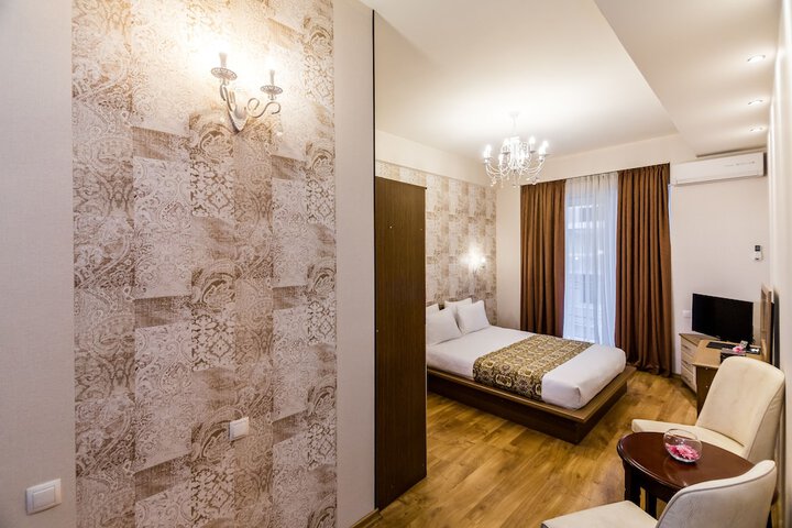 Room 47 of 108