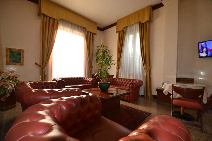 Room 16 of 26