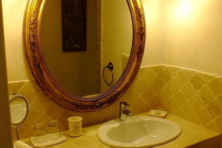 Room 15 of 35