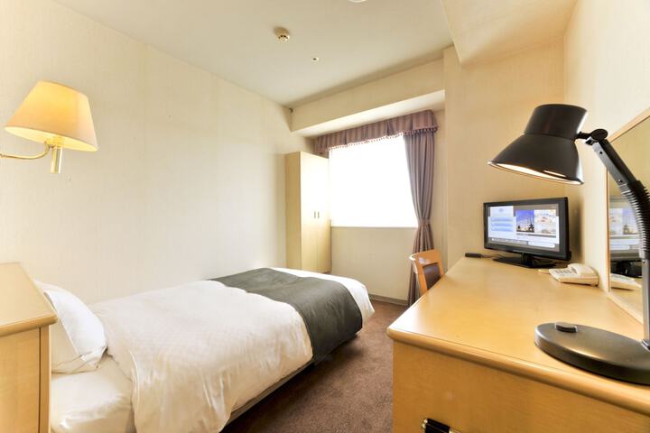 Room 6 of 39