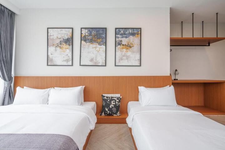 Room 3 of 35