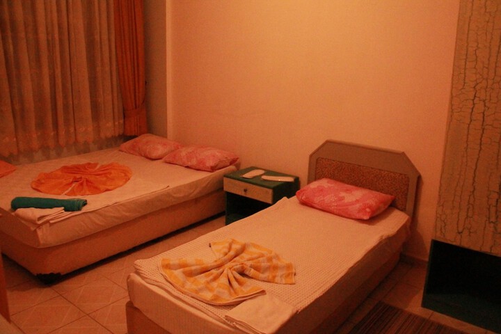 Room 53 of 105