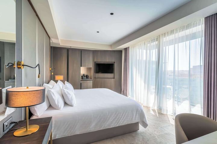Room 9 of 115