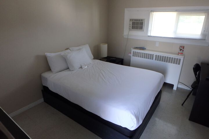 Room 21 of 43
